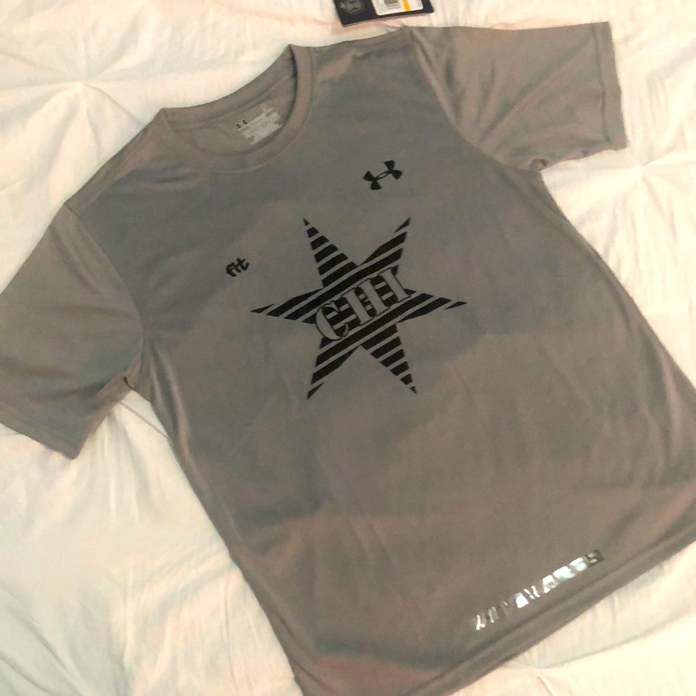 Under Armour athletic tee NWT Men small